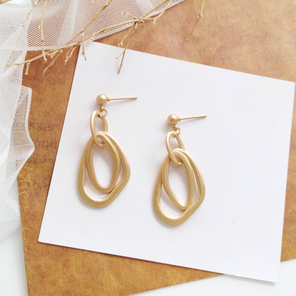 LAST ONE 💖Parisian Vibe geometric Earrings - Picture 2 of 5